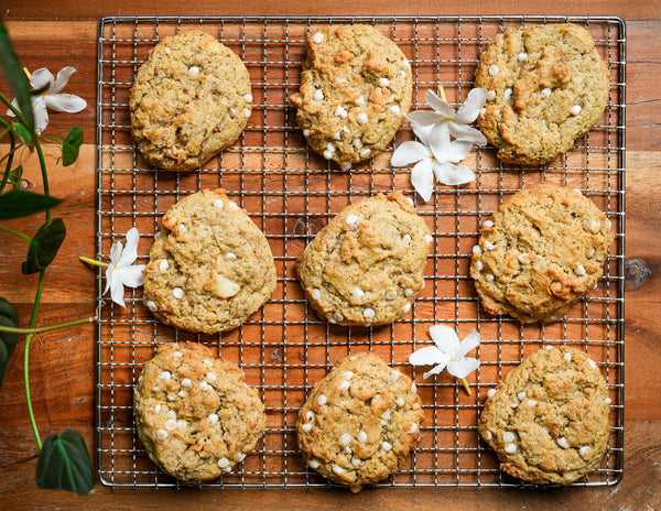 White Chocolate Mac Nut Cookies